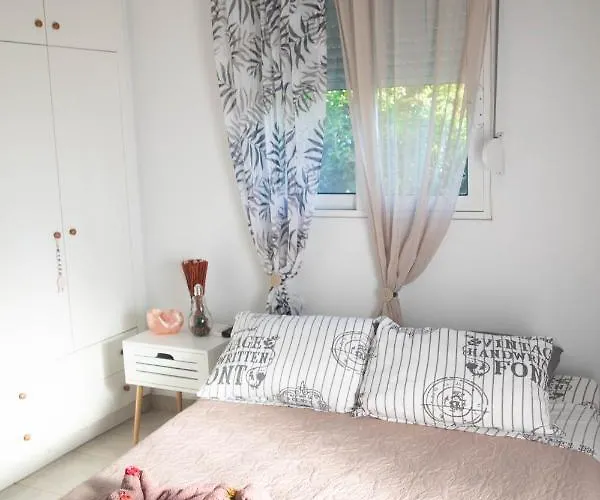 Livadi House بيت للعطل *