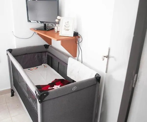 بيت للعطل Livadi House