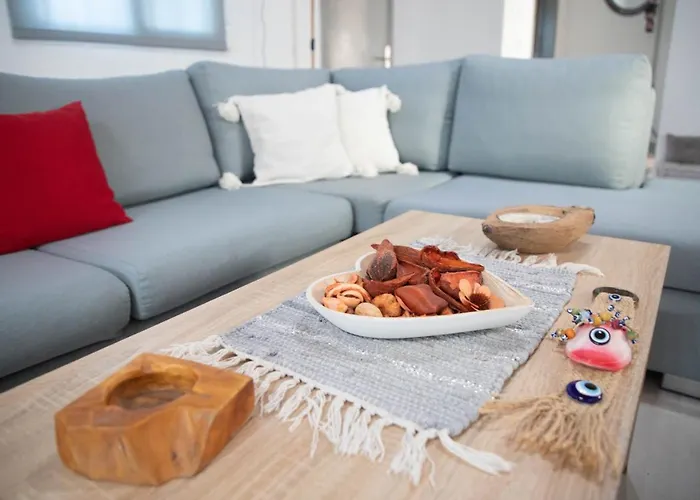 Livadi House بيت للعطل