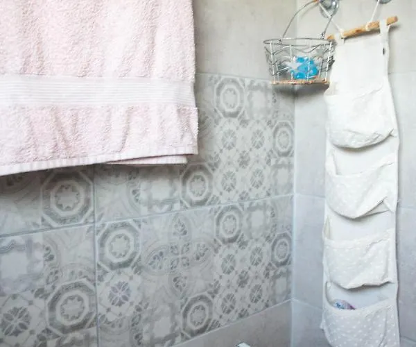 Livadi House بيت للعطل *