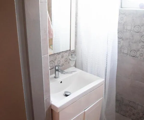 Livadi House بيت للعطل Theológos