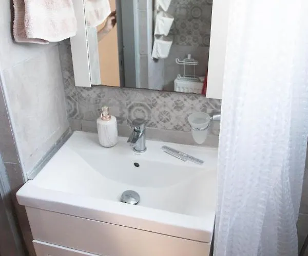 Livadi House بيت للعطل